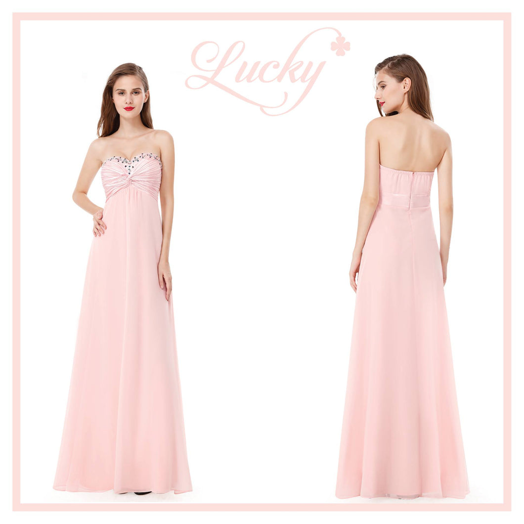 Vestido strapless rosa con detalles de piedras