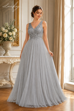 Cargar imagen en el visor de la galería, Vestido gris con encaje