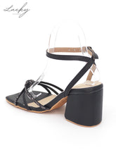 Cargar imagen en el visor de la galería, Sandalia negra con piedras