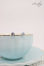 Cargar imagen en el visor de la galería, Set de collar, brazalete y arete plateado