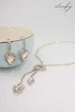 Cargar imagen en el visor de la galería, Set de collar y arete plateado