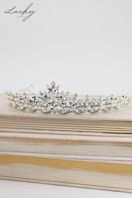 Tiara plateada