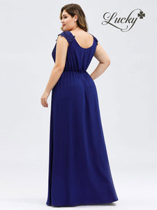 Vestido azul rey de cuello en v y detalles en hombros