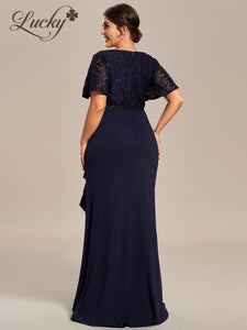 Vestido azul plus con manga y encaje