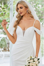 Cargar imagen en el visor de la galería, Vestido blanco al cuerpo con cola