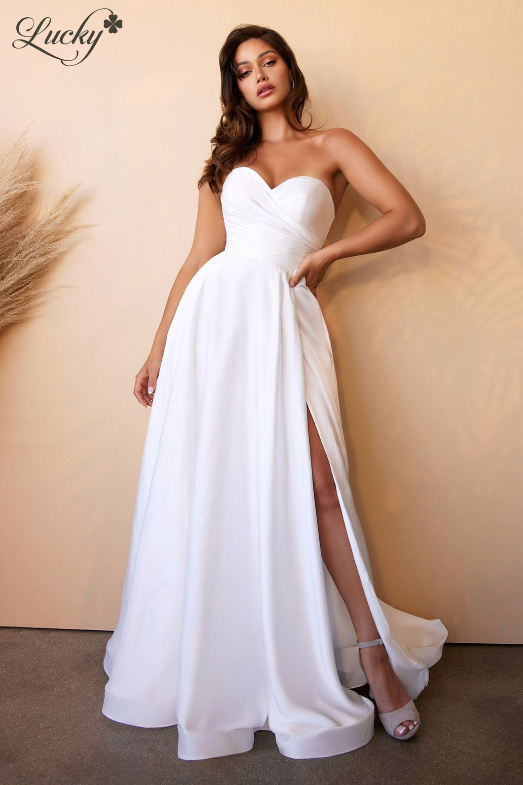 Vestido blanco de satin strapless