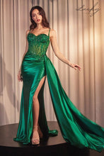 Cargar imagen en el visor de la galería, Vestido verde con piedras y encaje