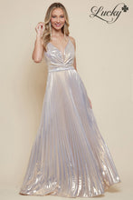 Cargar imagen en el visor de la galería, Vestido champagne metalico plisado