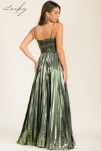 Cargar imagen en el visor de la galería, Vestido verde oliva plisado