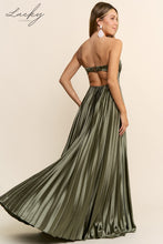 Cargar imagen en el visor de la galería, Vestido verde oliva plisado satin