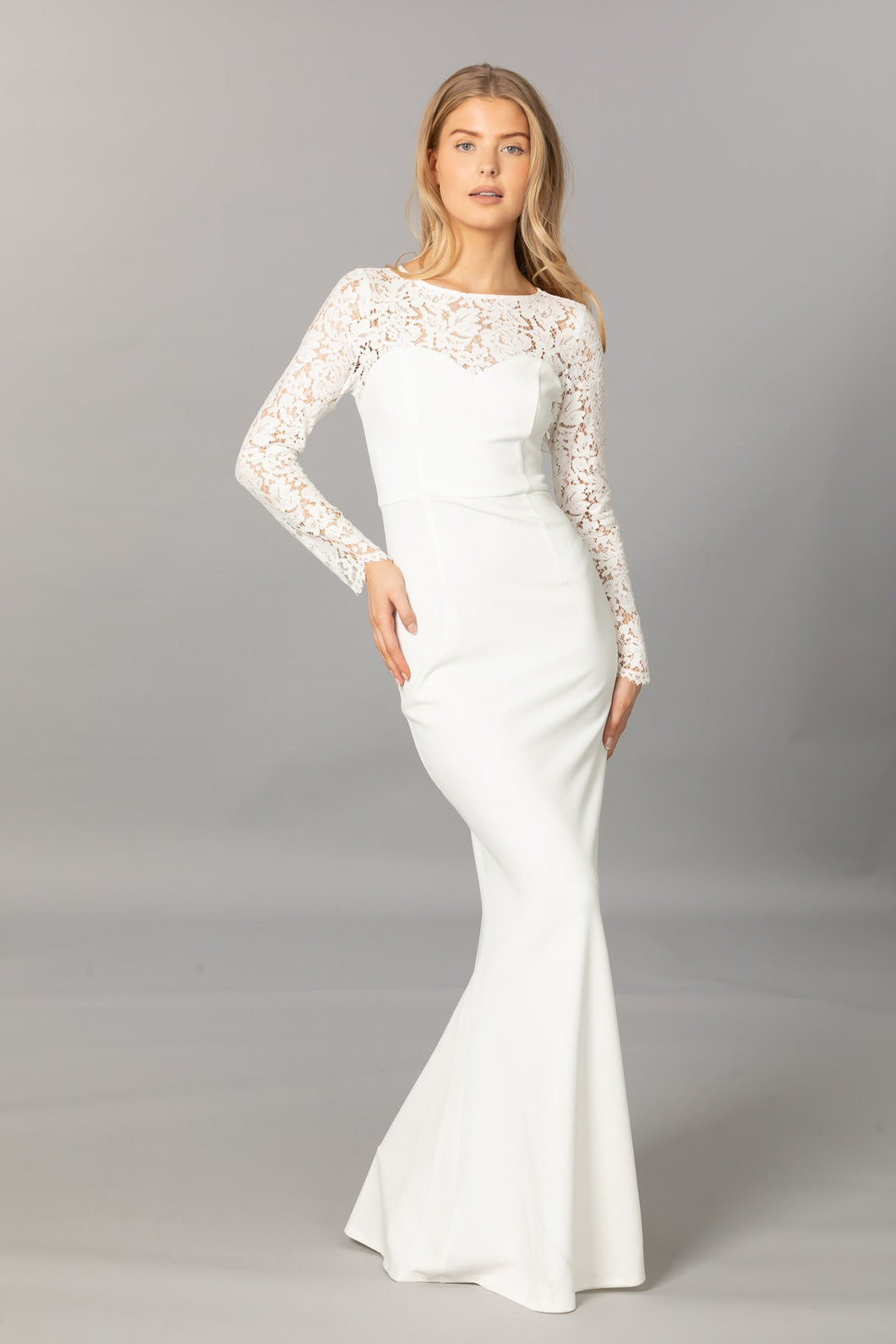 Vestido blanco manga larga sencillo