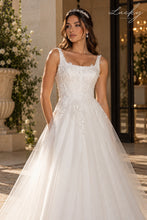 Cargar imagen en el visor de la galería, Vestido blanco con encaje
