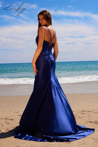Vestido navy al cuerpo con brillos