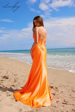 Cargar imagen en el visor de la galería, Vestido naranja al cuerpo