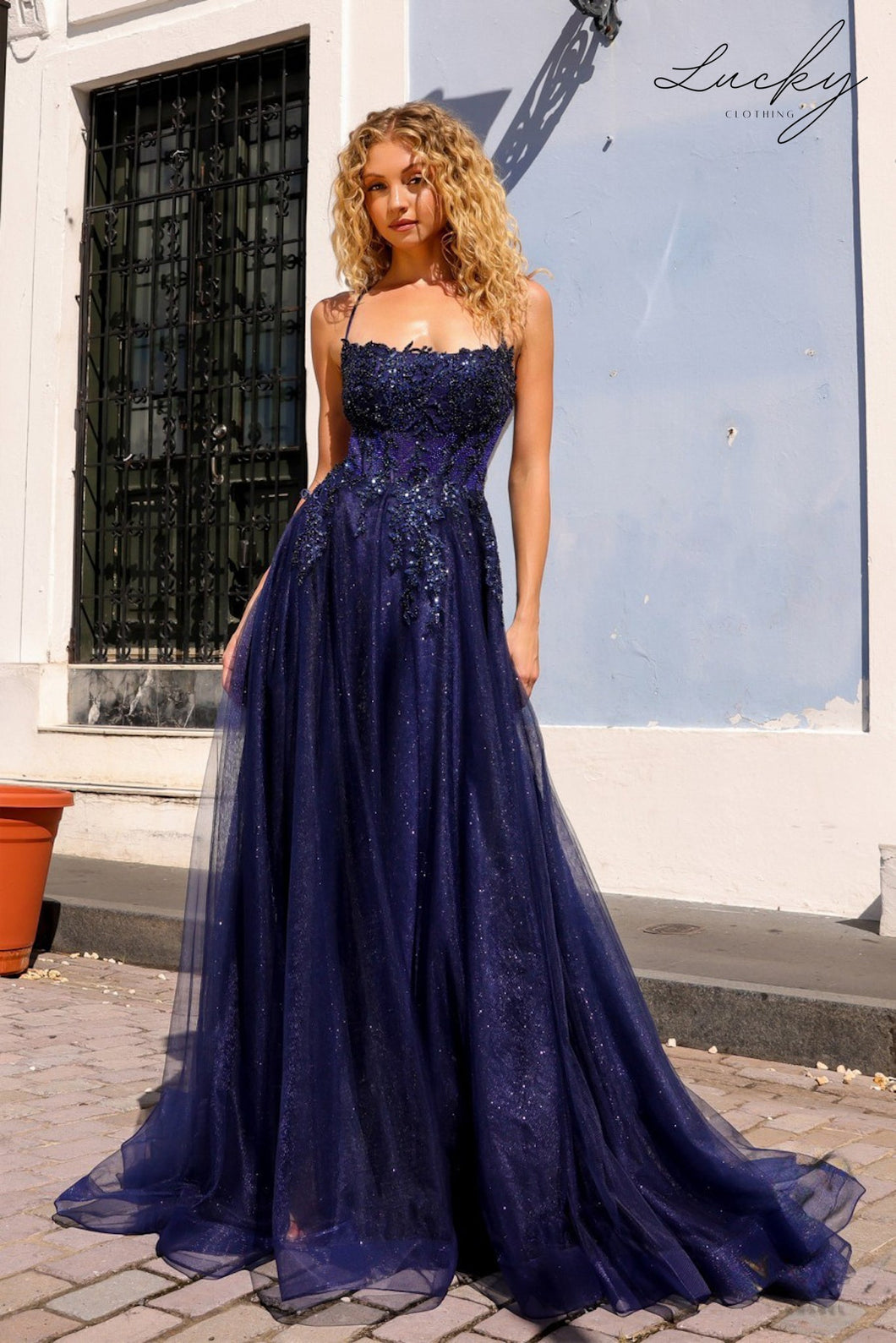 Vestido azul navy con brillos