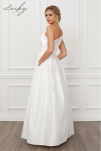 Cargar imagen en el visor de la galería, Vestido blanco un hombro