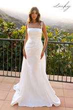 Cargar imagen en el visor de la galería, Vestido blanco con perlas
