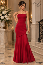 Cargar imagen en el visor de la galería, Vestido rojo tirantes falda sirena