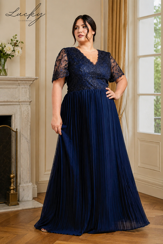 Vestido azul navy plisado con mangas plus