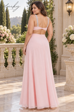 Cargar imagen en el visor de la galería, Vestido rosa con brillantes en cintura y espalda abierta