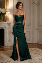 Cargar imagen en el visor de la galería, Vestido verde al cuerpo