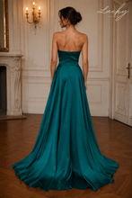 Cargar imagen en el visor de la galería, Vestido verde con piedras