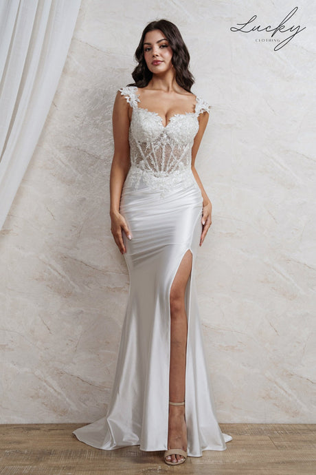 Vestido blanco al cuerpo con encaje