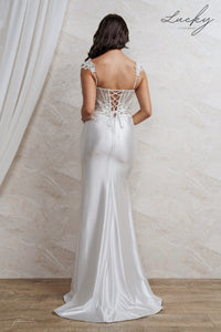 Vestido blanco al cuerpo con encaje