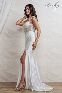 Vestido blanco al cuerpo con encaje