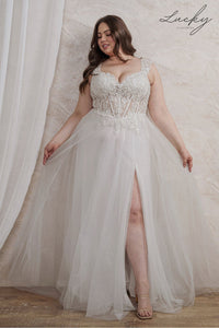 Vestido blanco plus con piedras y encaje