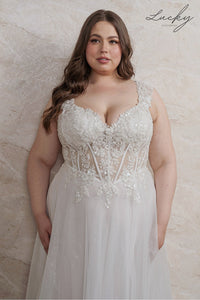 Vestido blanco plus con piedras y encaje