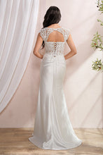 Cargar imagen en el visor de la galería, Vestido blanco al cuerpo con encaje