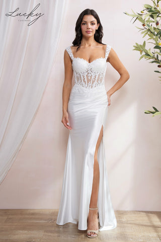 Vestido blanco al cuerpo de satin