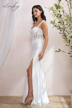 Cargar imagen en el visor de la galería, Vestido blanco al cuerpo de satin