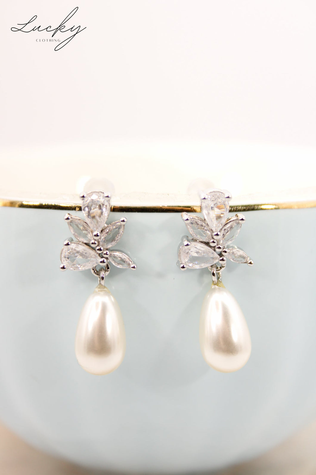 Arete plateado