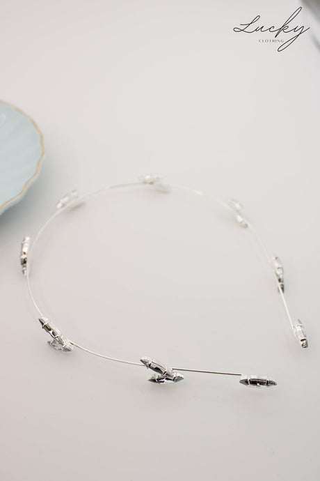 Diadema plateada